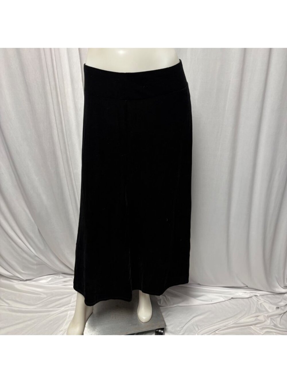 Appleseeds Black Velvet Midi Skirt Womens Size Medium Stretch Comfy